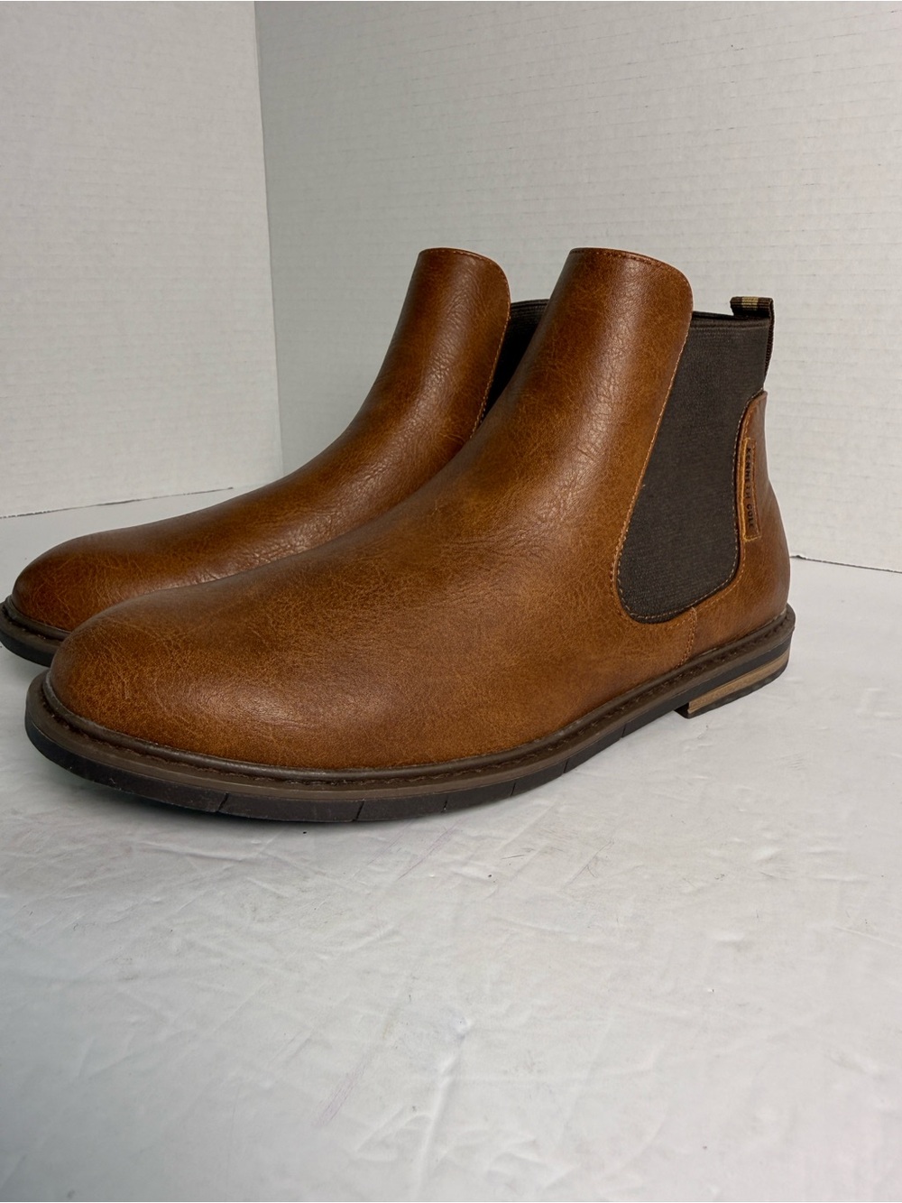 Kenneth Cole Boys Tan/Brown Chukka Chelsea Boots Sz 5